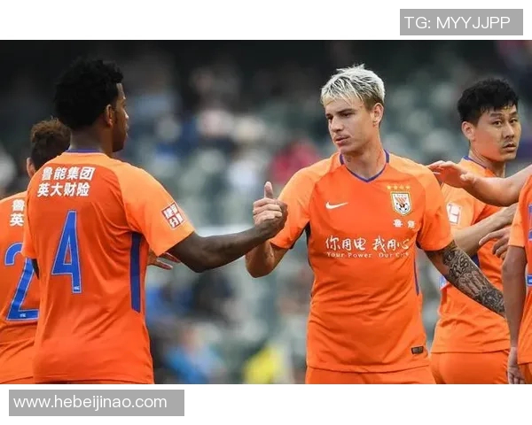 足球巨星深情致谢母亲养育之恩感动球迷纷纷传递温暖力量